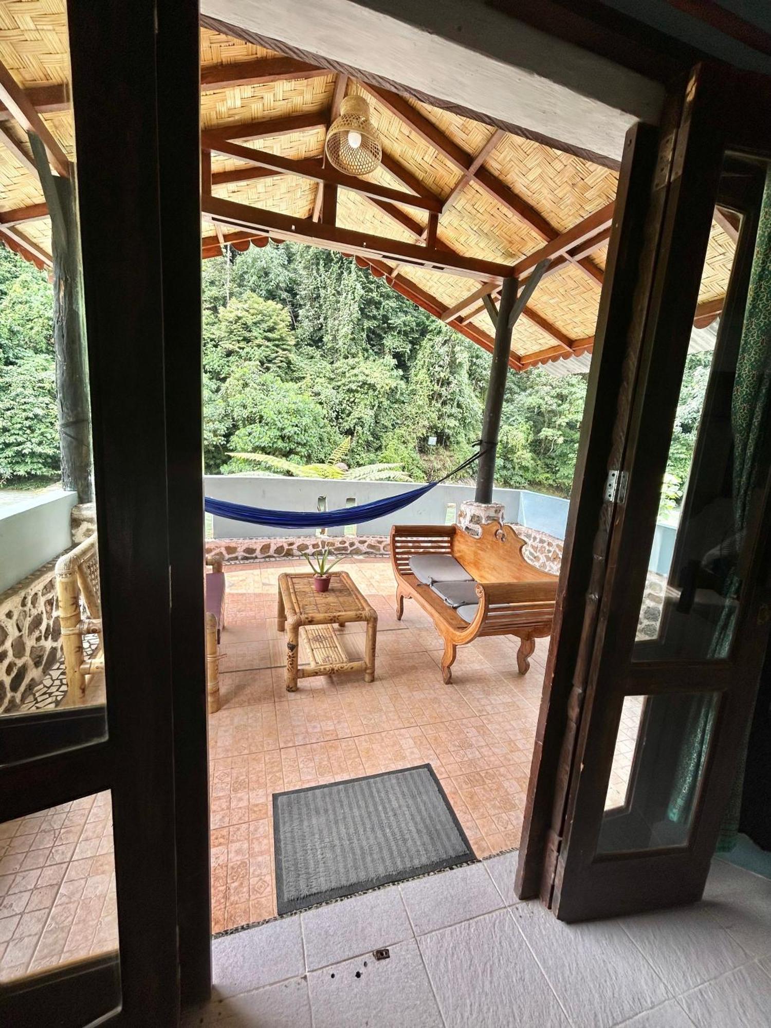 Aussie Inn Bukit Lawang Extérieur photo